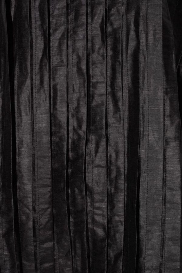 Black-pleated-skirt-detail